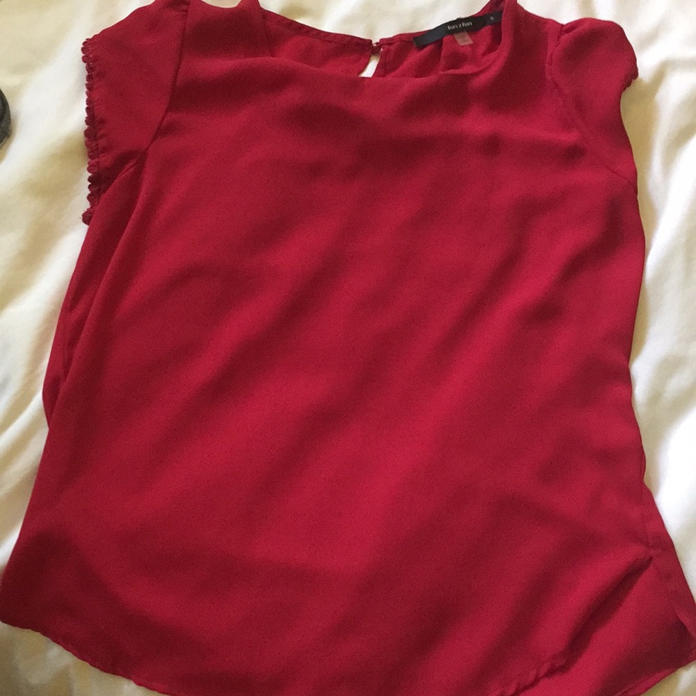 Summer top with detailed sleeves